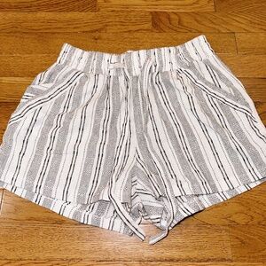Stripped Shorts